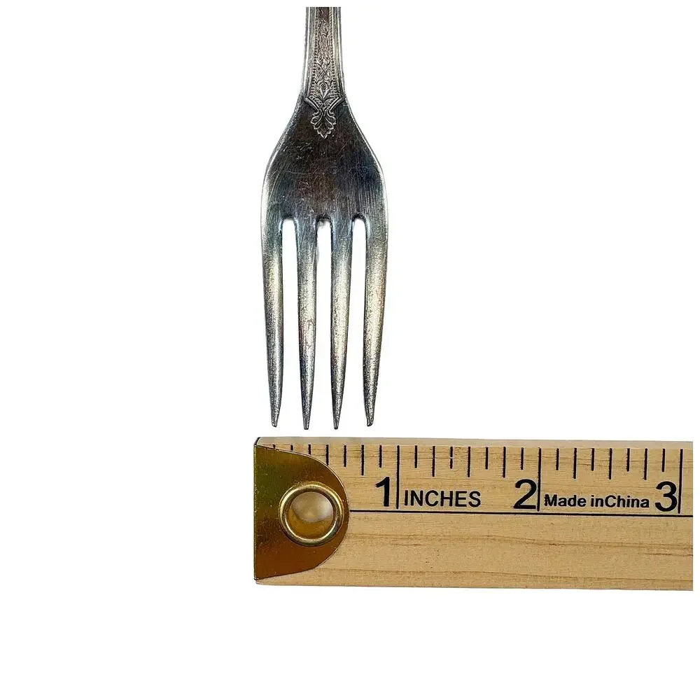 1847 Rogers Bros Ancestral Antique Viande Grille Forks Set of 4 Silverplate